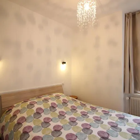 T3 Avec Wifi Au Centre De La Bourboule, Proche Thermes Et Commerces - Fr-1-608-96